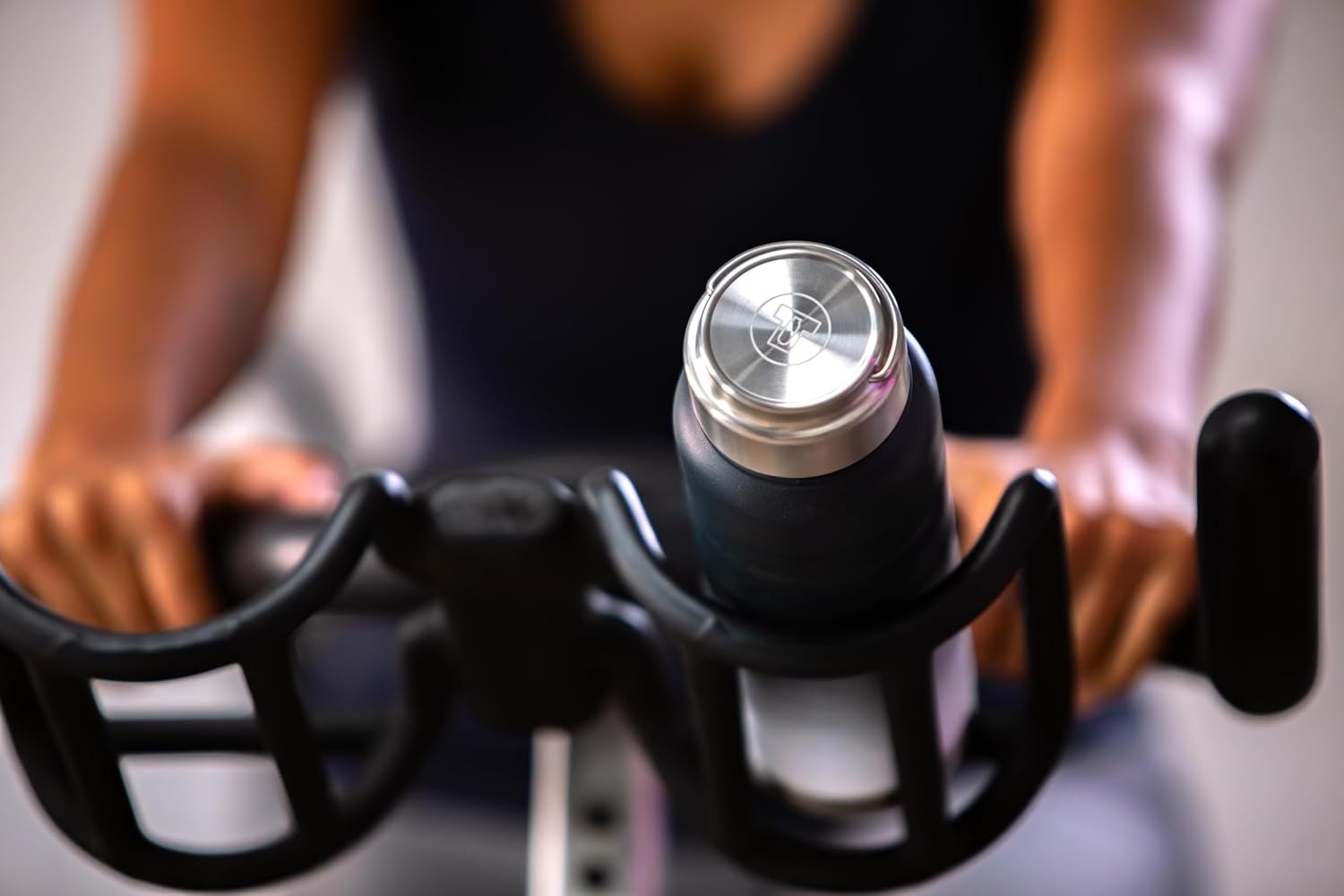 Garrafa Térmica Termolar Moove Preto Degradê 710ml